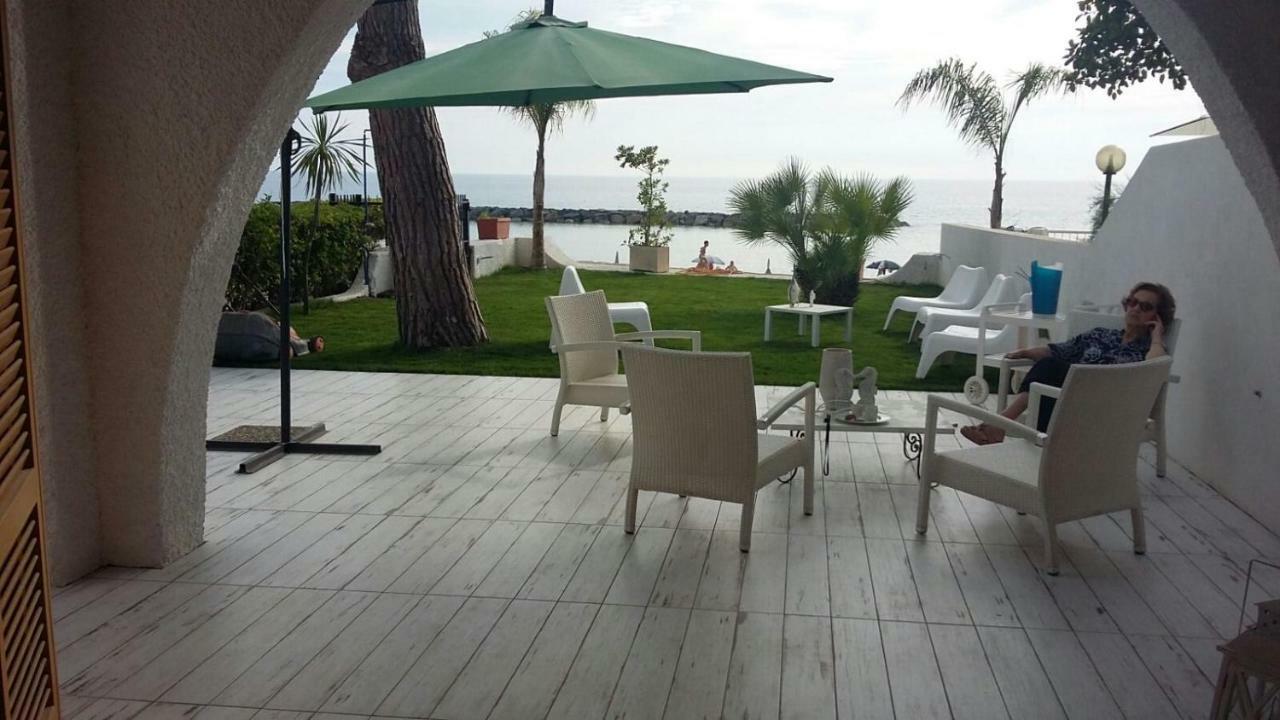 Villa A Diamante Sulla Spiaggia Belvedere Marittimo Exteriör bild